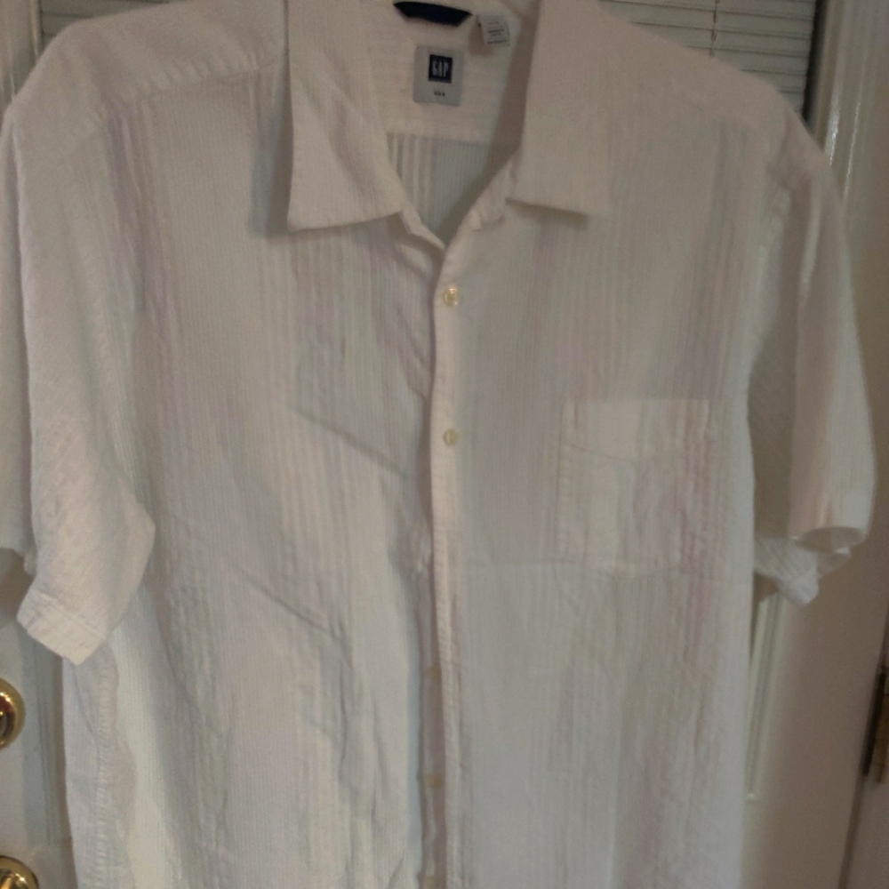 Gap men's shirt